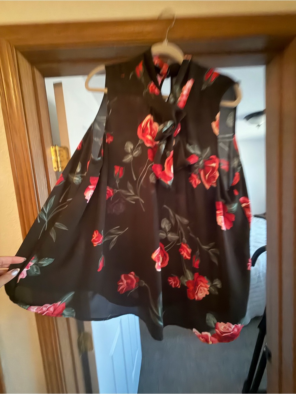 torrid Black Sleeveless Tie-Neck Camisole with Red Rose Print